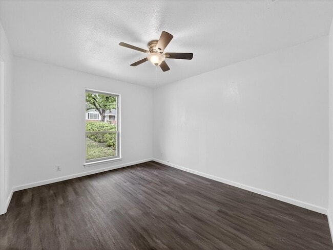 Building Photo - 2521 Putnam St