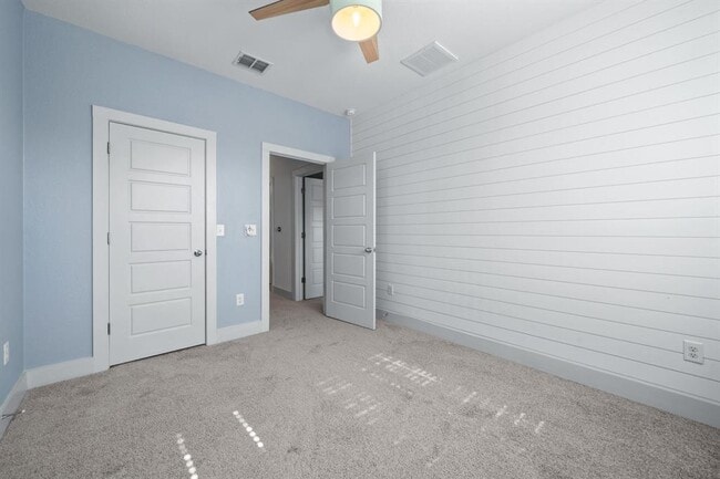 Building Photo - 1406 Casa Dr