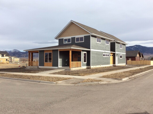 Building Photo - 3308 Sora Way