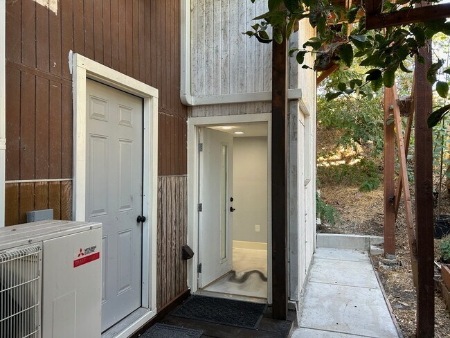 Building Photo - 1262 Taylor Rd