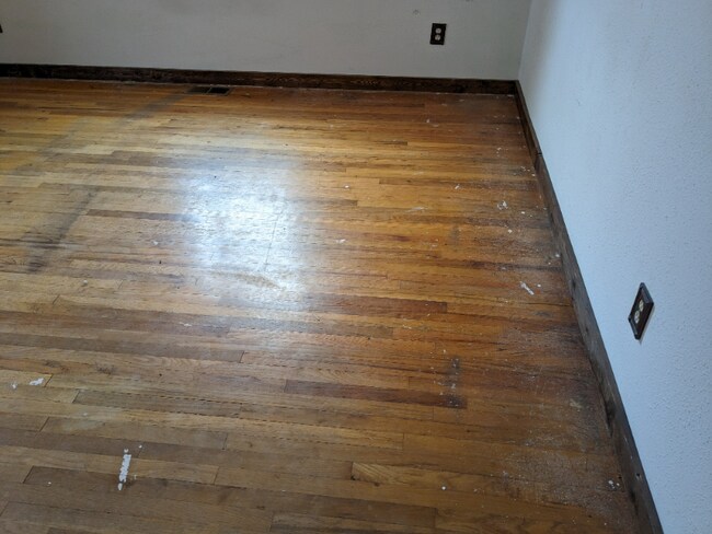 Building Photo - 5028 Eastside Hwy