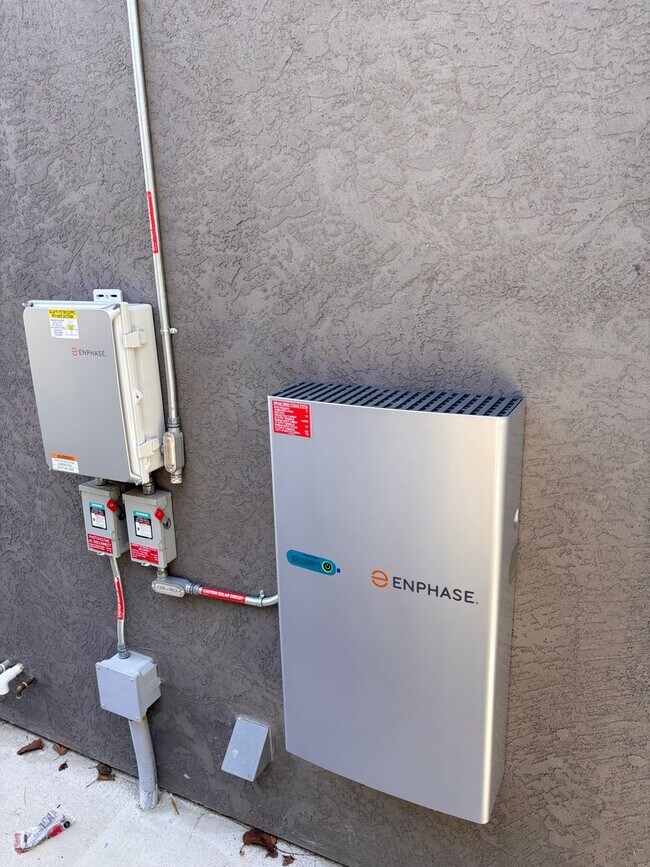 Building Photo - 2 bedrooms 2 baths home FOR RENT