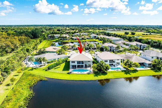 Building Photo - 19863 Meadowside Ln