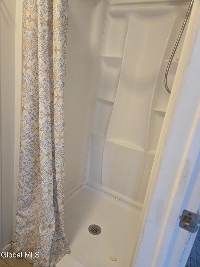 Building Photo - 318 Ridge St