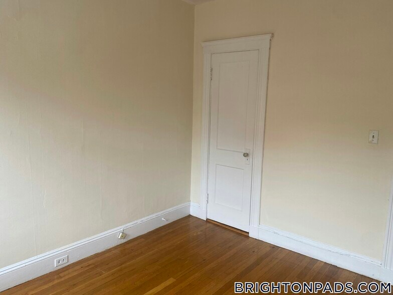 Primary Photo - 135 Washington St