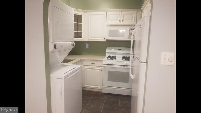 Building Photo - 1143 19th St NE