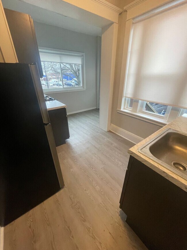 Building Photo - Avl NOW - No Fee! Modern 1BR apartment in Allston!