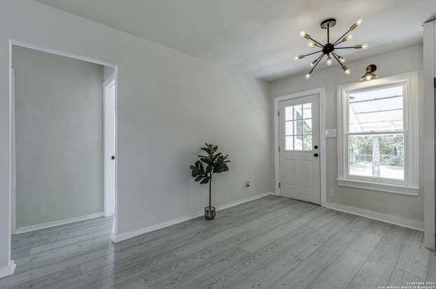 Building Photo - 1110 Clower-