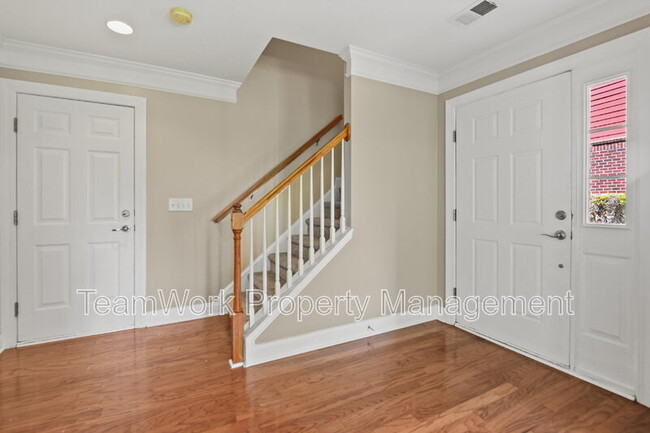 Building Photo - 9034 Parlor Dr
