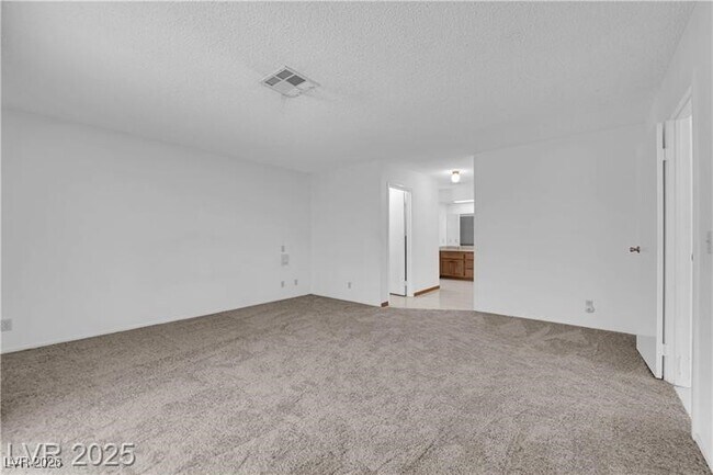 Building Photo - 2004 Canterbury Dr