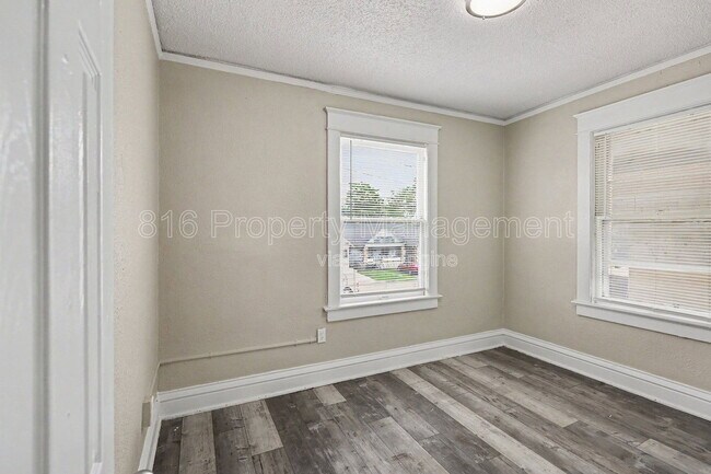Building Photo - 3205 E 31st St