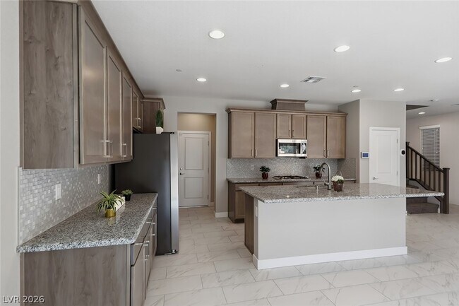 Building Photo - 11 Flora Sagio Ave