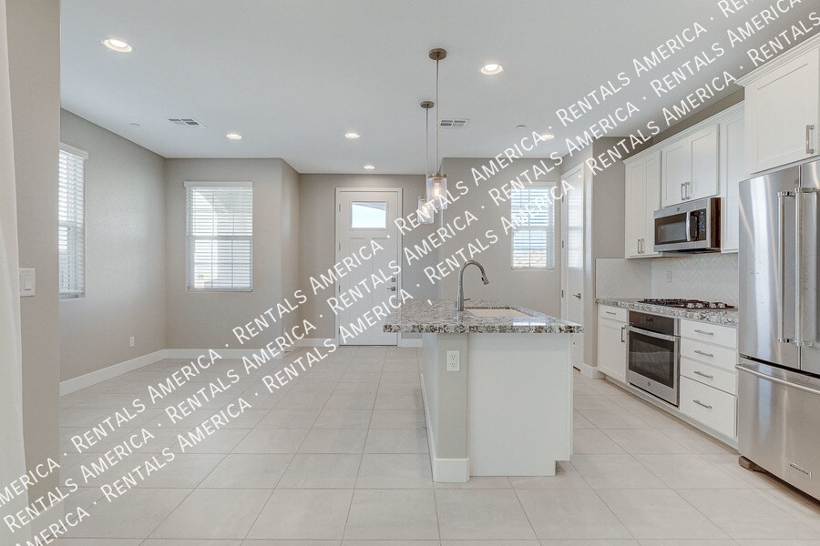Building Photo - 144 Kimberlite Dr