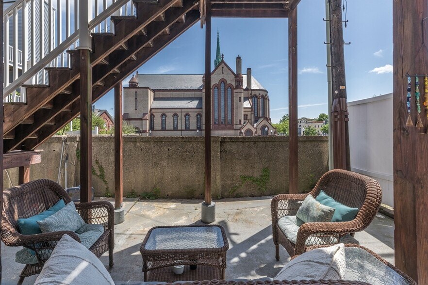 Building Photo - 100 H St