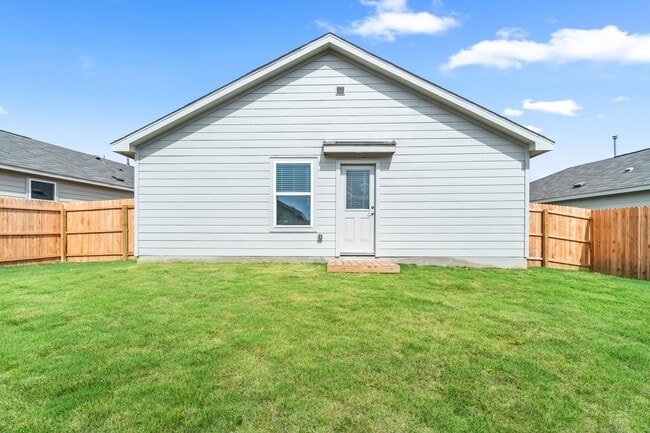 Building Photo - 10119 Ana Hts