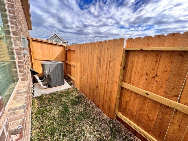 Building Photo - 27023 Golden Isle Ln