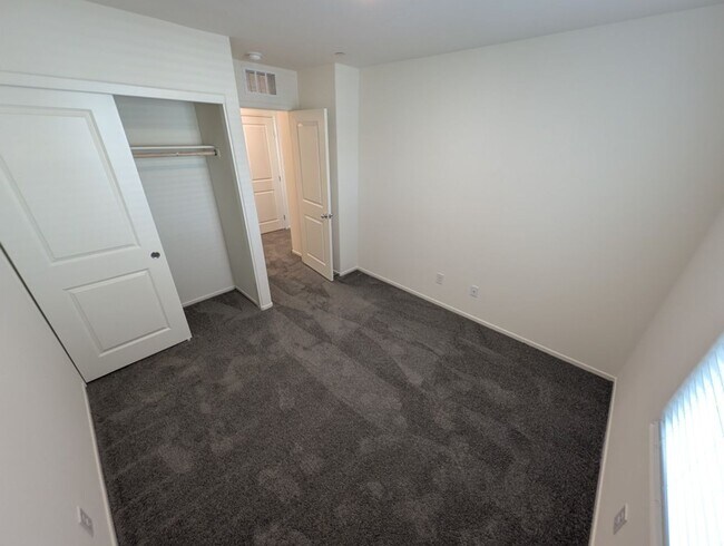 Building Photo - 5009 Hunter Mesa Ave