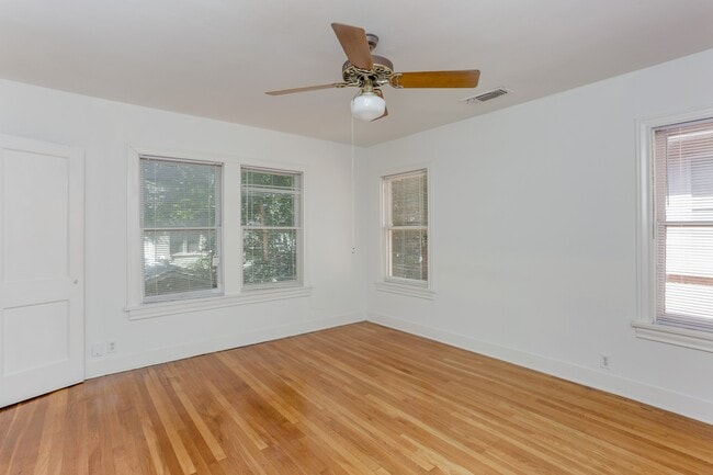 Building Photo - 1812 Banks St