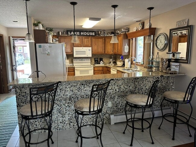 Building Photo - 6A Crestview Ln