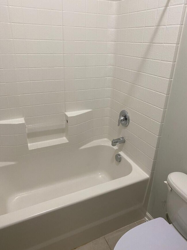 Building Photo - 4221 Courtly Ln