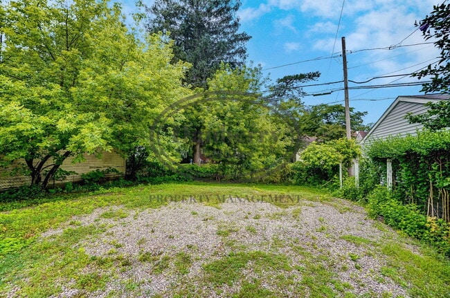 Building Photo - 1017 Searles Rd