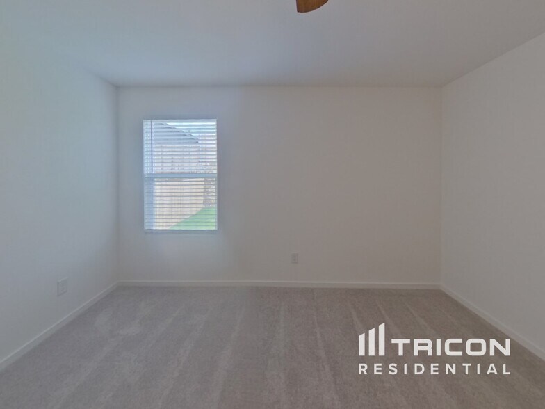 Building Photo - 10716 Cowhide Ln