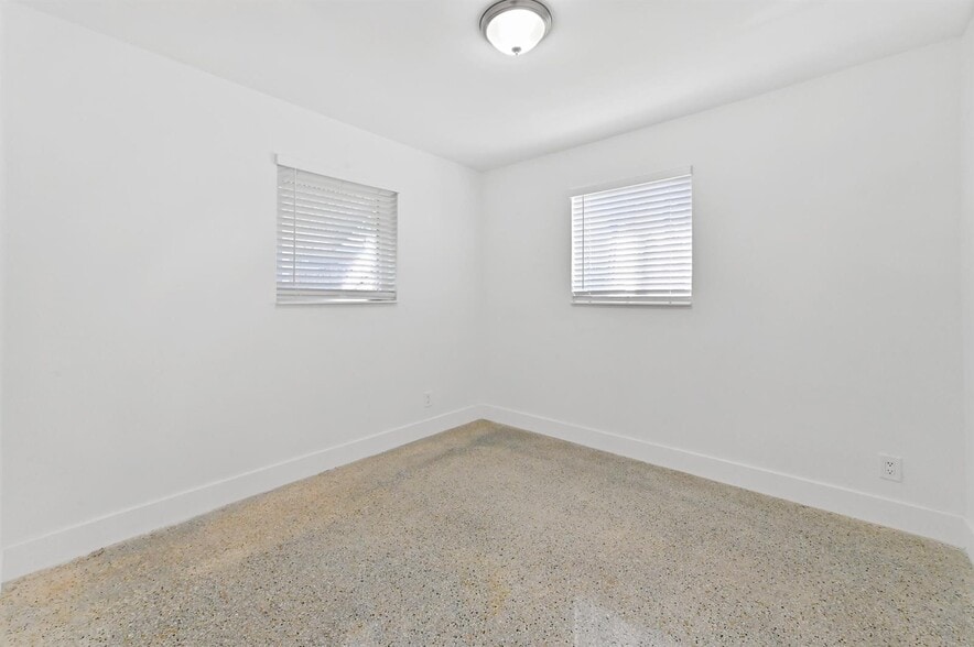 Building Photo - 2541 NW 64th Ter