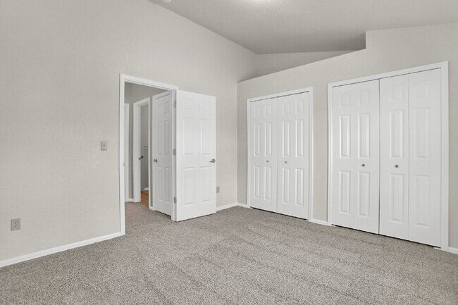 Building Photo - $1,000 Off First Full Month! Spacious 3-Be...