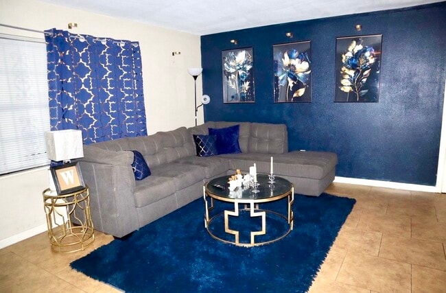 Building Photo - 5715 Hirondel