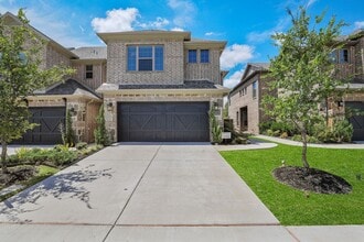 Building Photo - Beautiful Townhome in Plano ISD