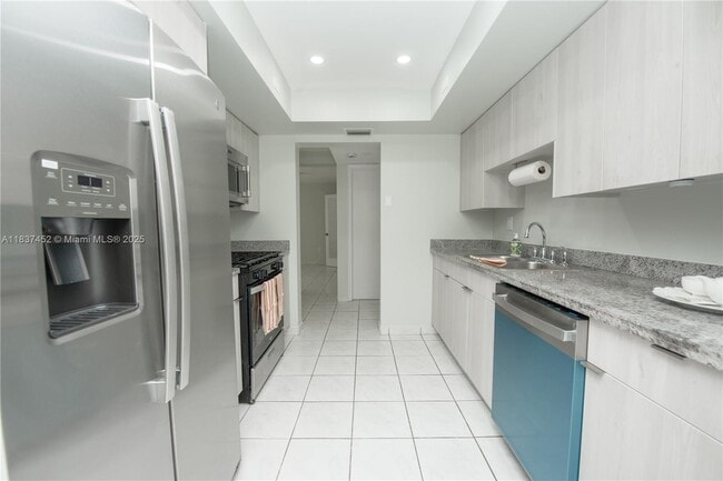 Building Photo - 10945 SW 113th Pl