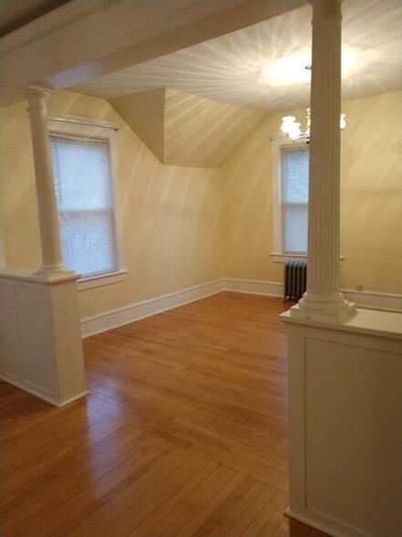 Building Photo - 362 Pearce St