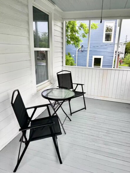 Building Photo - 1313 Live Oak St