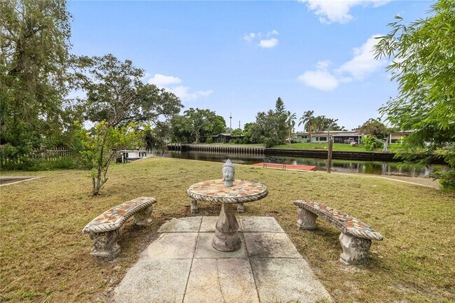 Building Photo - 8916 Memorial Hwy