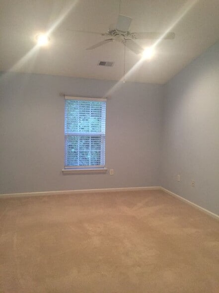 Building Photo - 3905 Camden Dr