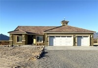 Building Photo - 1050 Gee St