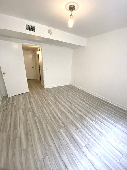 Building Photo - 1849 S Bentley Ave