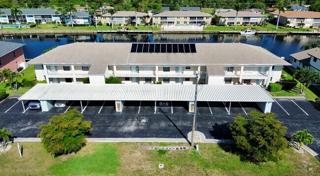 Building Photo - 2/2 Beautifully Remodeled, Furnished, With...