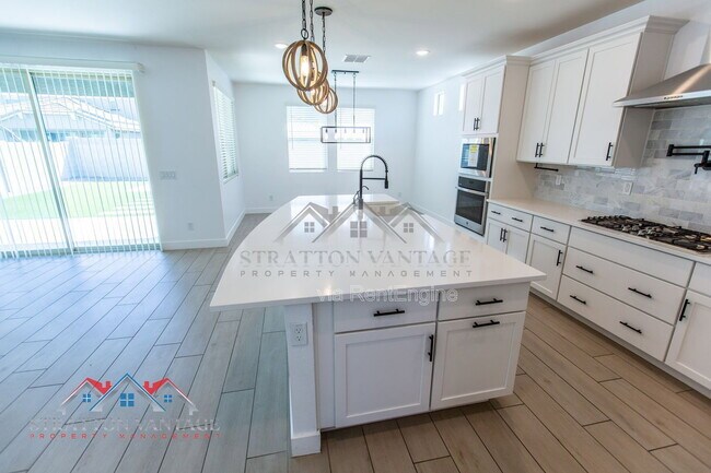 Building Photo - 15075 W McKinley St