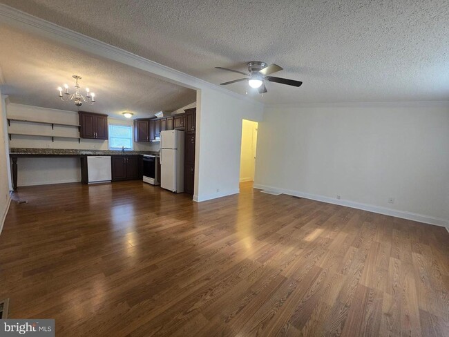 Building Photo - 103 Beth Pl