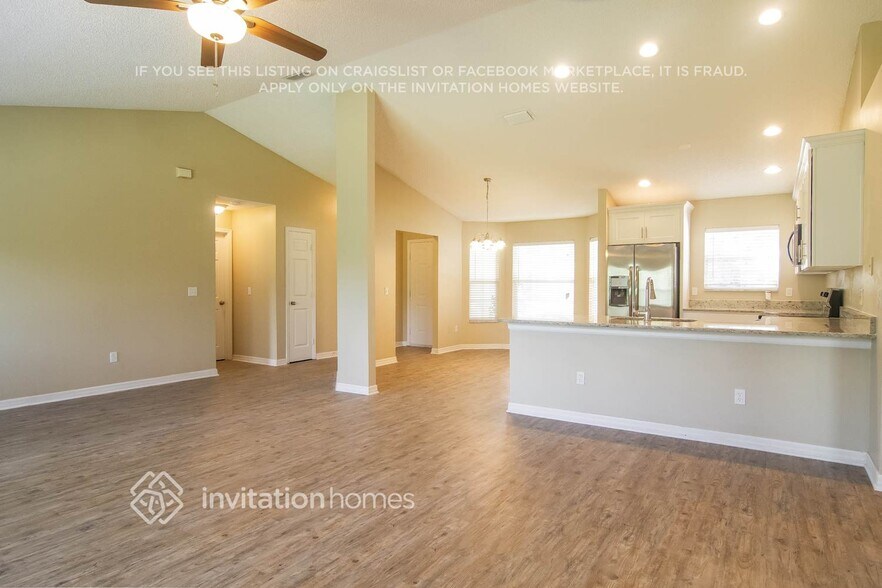 Building Photo - 1711 Whitman Dr