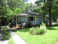 Building Photo - 415 Hugo St