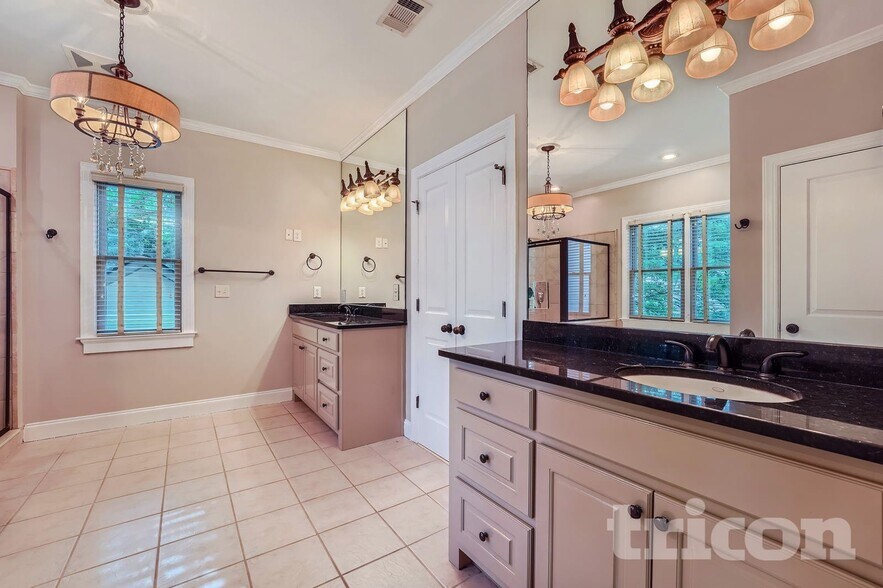 Building Photo - 1442 Hedgewood Ln NW