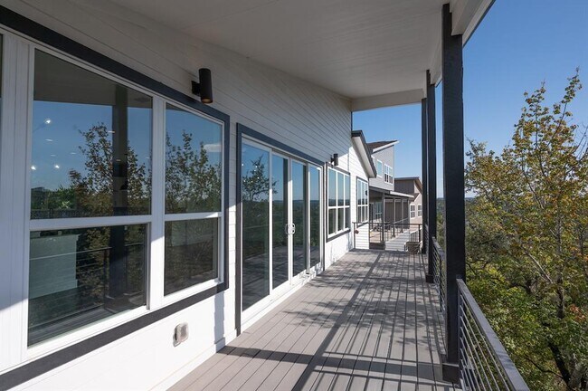 Building Photo - 2650 Crazyhorse Pass