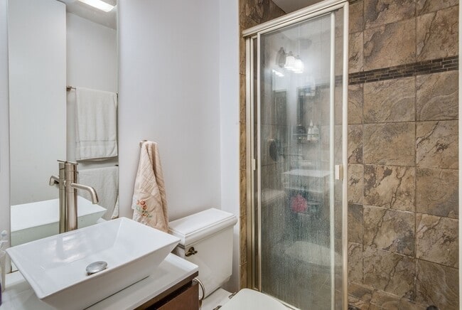 Building Photo - Big Ocean View 2 Bedroom