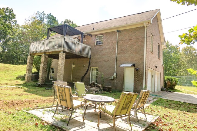 Building Photo - 7378 Smiley Hollow Rd