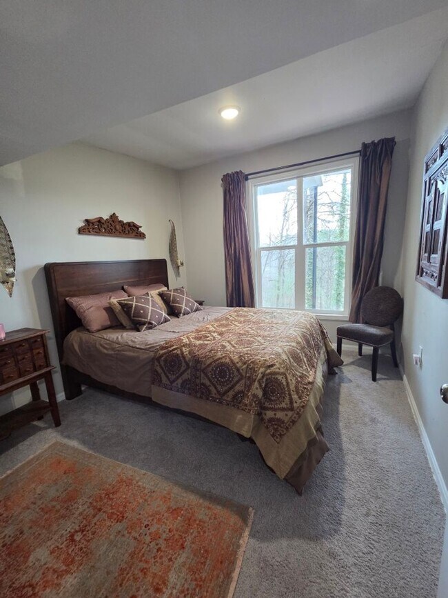 Building Photo - $1,800 - 3 Bedroom 2 Bathroom Gorgeous and Unique Furnished House in Webster