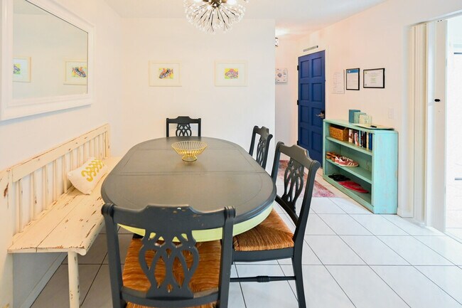 Building Photo - 301 Markley Ct