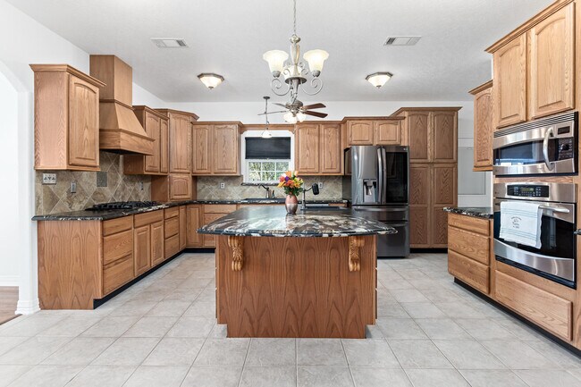 Building Photo - 100 Dillons Way