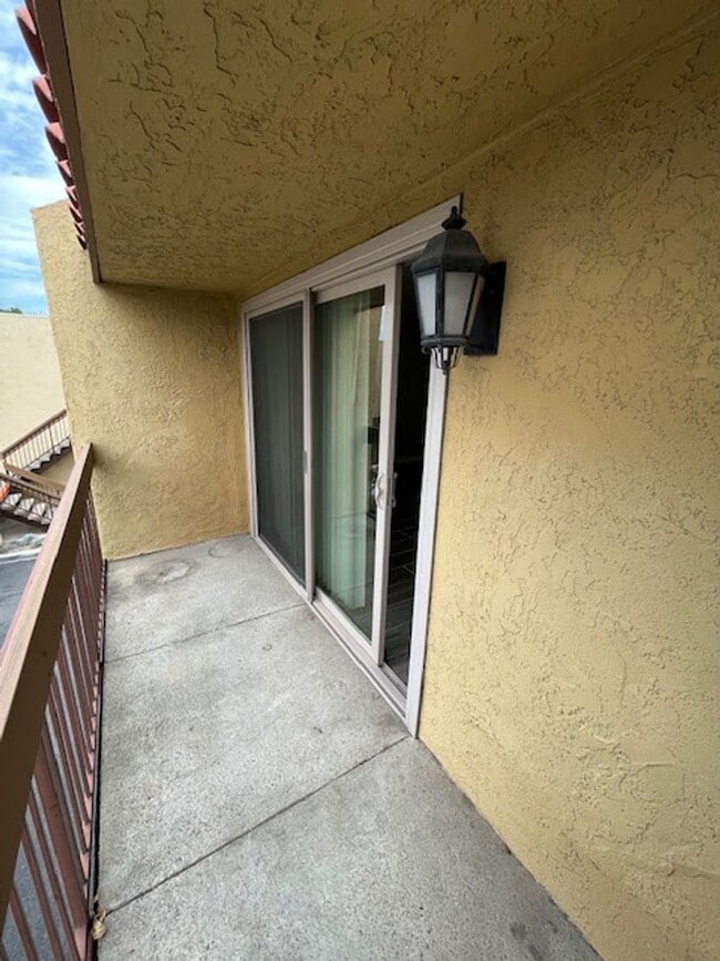 Building Photo - Beautiful 1 Bedroom Apartment in Orange